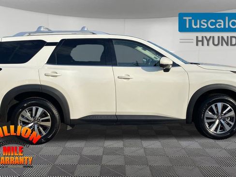 Used 2023 Nissan Pathfinder SL image 8
