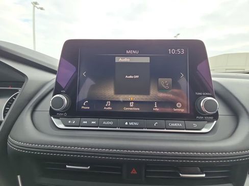 Used 2025 Nissan Rogue SV image 29