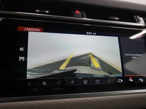 Used 2019 Land Rover Range Rover Velar R-Dynamic SE AWD/4WD image 29