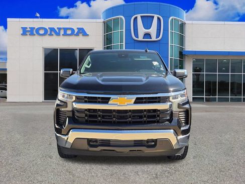 Used 2023 Chevrolet Silverado 1500 LT AWD/4WD image 2