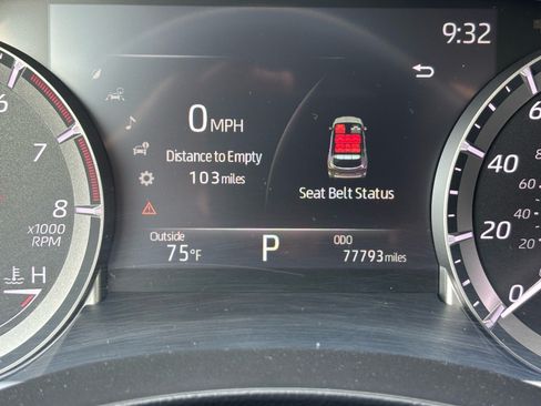 Used 2023 Toyota Highlander LE AWD/4WD image 18