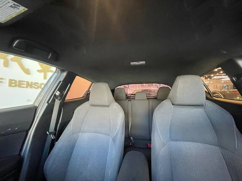 Used 2018 Toyota C-HR XLE FWD image 17