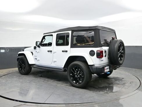 Used 2023 Jeep Wrangler Unlimited Sahara w/ Cold Weather Group AWD/4WD image 10
