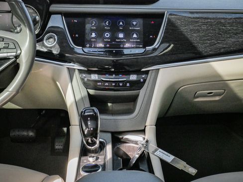 Used 2020 Cadillac XT6 Premium Luxury image 30