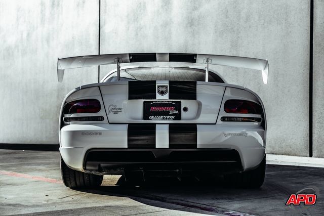 Used 2009 Dodge Viper ACR RWD image 13