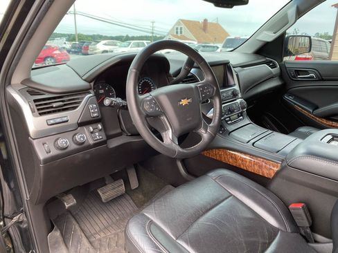 Used 2017 Chevrolet Suburban Premier AWD/4WD image 6