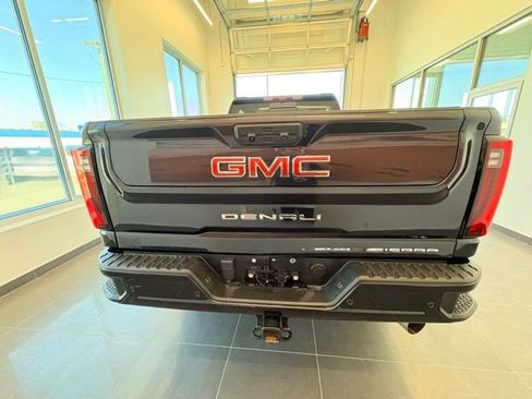 Used 2024 GMC Sierra 2500 Denali w/ Denali Reserve Package AWD/4WD image 6