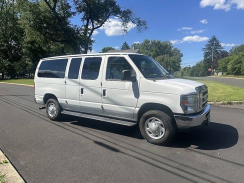 Used 2013 Ford E-350 and Econoline 350 XLT RWD image 5