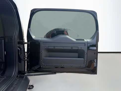 New 2026 Land Rover Defender 110 V8 AWD/4WD image 13