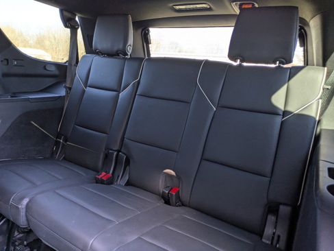 Used 2022 Cadillac Escalade Premium Luxury w/ Performance Package image 17