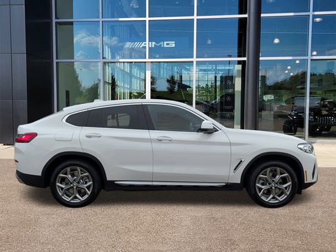 Used 2025 BMW X4 xDrive30i w/ Premium Package image 4