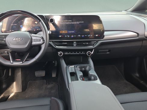 New 2025 Chevrolet Equinox EV RS w/ Active Safety Package 3 AWD/4WD image 13