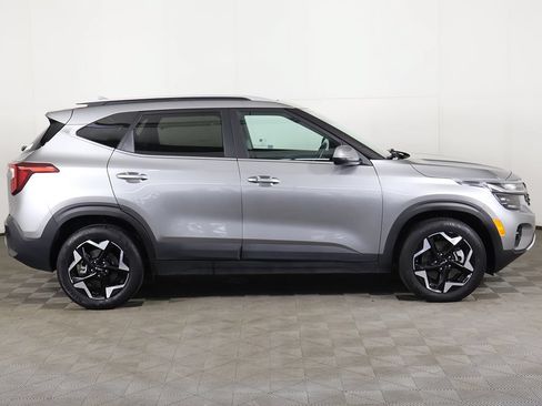 Used 2024 Kia Seltos EX AWD/4WD image 19