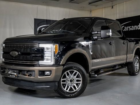 Used 2017 Ford F250 King Ranch w/ King Ranch Ultimate Package AWD/4WD image 4