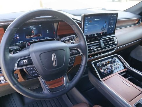 Used 2024 Lincoln Navigator Reserve AWD/4WD image 23