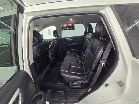 Used 2020 Nissan Pathfinder SL FWD image 13