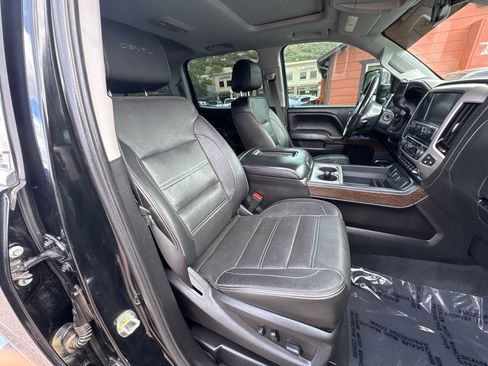 Used 2019 GMC Sierra 2500 Denali w/ Duramax Plus Package AWD/4WD image 19