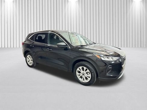 Certified 2024 Ford Escape Active AWD/4WD image 2