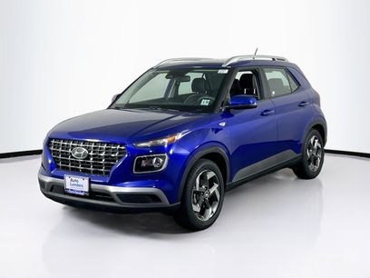 Used 2023 Hyundai Venue Limited w/ Cargo Package