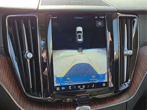 Used 2023 Volvo XC60 B6 Ultimate w/ Climate Package image 29