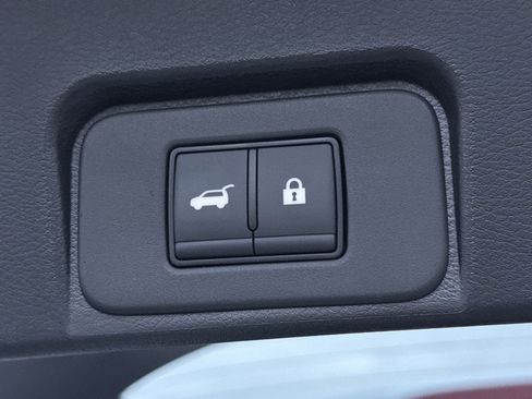 Used 2025 Nissan Rogue SL image 19