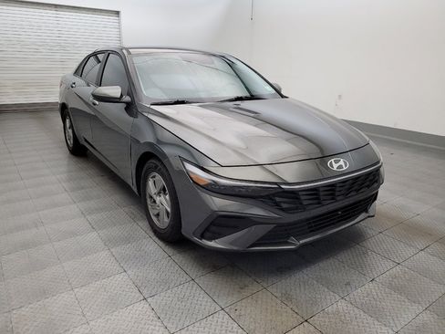 Used 2025 Hyundai Elantra SE FWD image 13