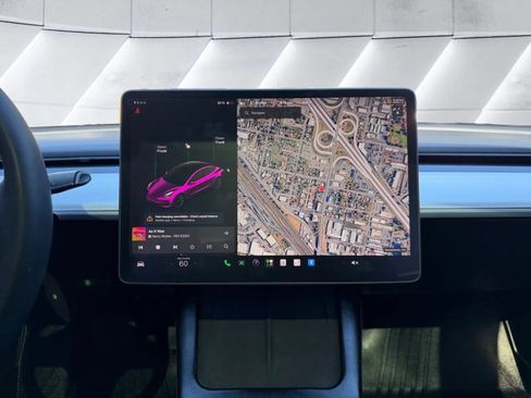 Used 2021 Tesla Model 3 Standard Range Plus RWD image 17