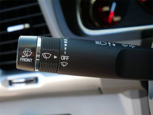 Used 2016 GMC Acadia SLE image 25