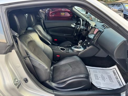 Used 2018 Nissan 370Z Touring image 13