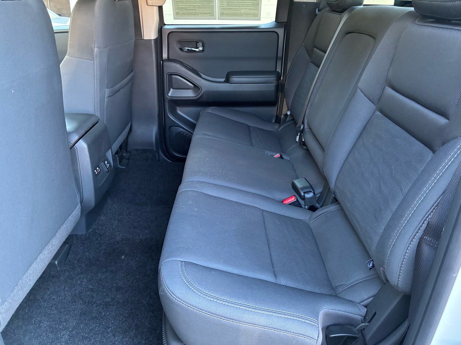 Used 2024 Nissan Frontier SV w/ SV Convenience Package RWD image 11