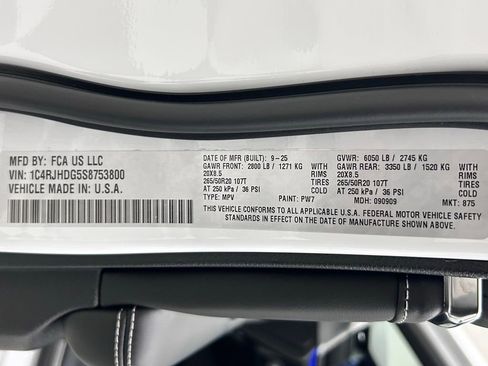 New 2025 Jeep Grand Cherokee Overland w/ Adv Protech Group III image 24