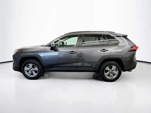 Used 2025 Toyota RAV4 XLE AWD/4WD image 4