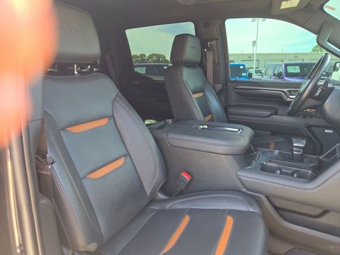 Used 2022 GMC Sierra 1500 AT4 w/ AT4 Preferred Package AWD/4WD image 25