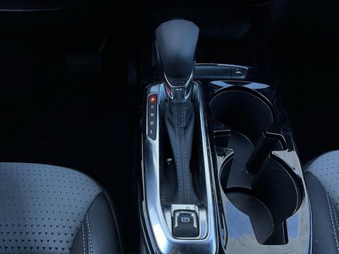 Used 2025 Chevrolet Trax LT image 22