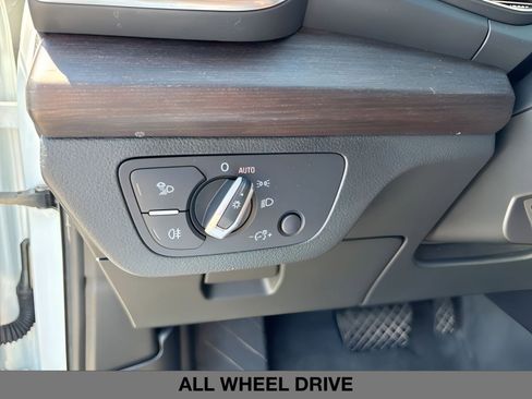 Used 2022 Audi Q5 e Premium w/ Convenience Package image 19