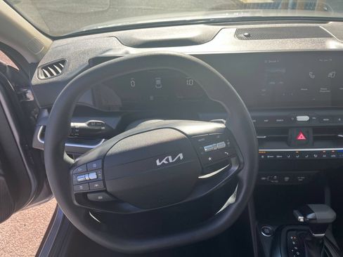 Used 2025 Kia K4 FWD image 34