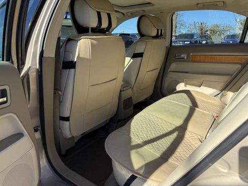 Used 2006 Lincoln Zephyr image 10