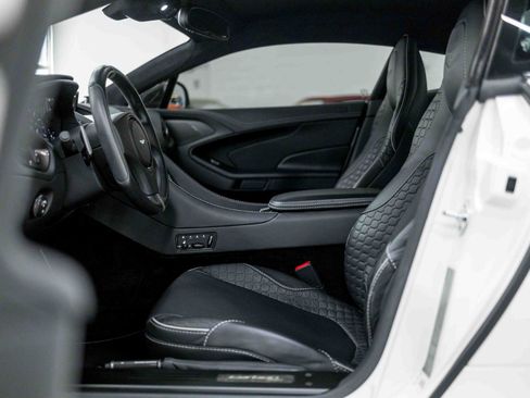 Used 2016 Aston Martin Vanquish Coupe image 38