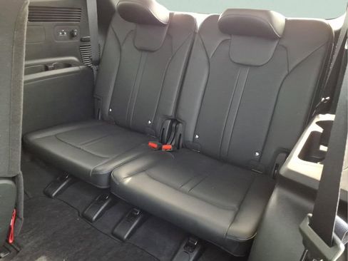 Used 2025 Kia Sorento S w/ Panoramic Sunroof Package image 19