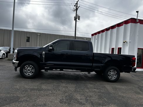 Used 2025 Ford F250 Lariat AWD/4WD image 3