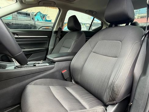 Used 2019 Nissan Altima 2.5 SV FWD image 13