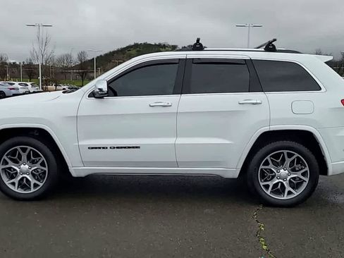 Used 2020 Jeep Grand Cherokee Overland image 5