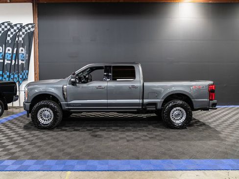 Used 2023 Ford F350 Platinum AWD/4WD image 2