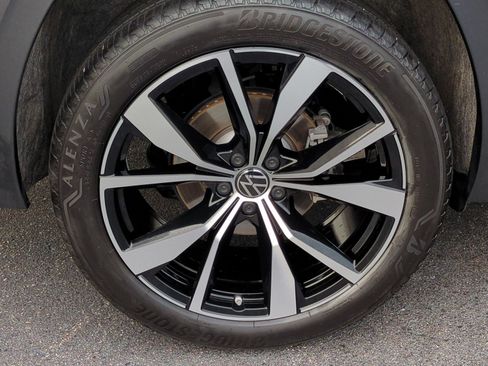 Used 2025 Volkswagen Atlas SEL Premium R-Line AWD/4WD image 13