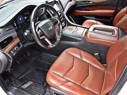 Used 2020 Cadillac Escalade Luxury RWD image 15