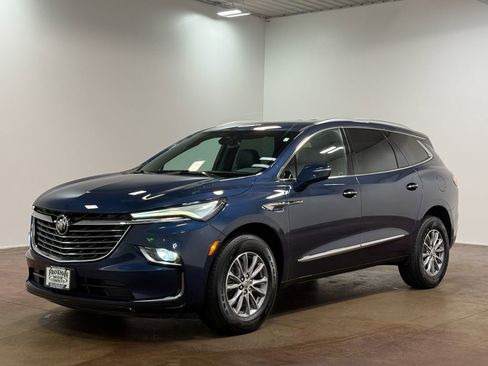 Used 2023 Buick Enclave Essence AWD/4WD image 28