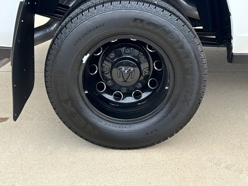 New 2026 RAM 3500 Laramie w/ Night Edition AWD/4WD image 10