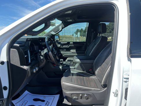 Used 2023 GMC Sierra 1500 AT4X AWD/4WD image 9