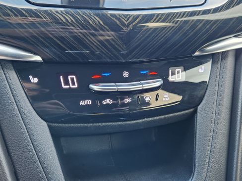 Used 2020 Cadillac XT6 Premium Luxury image 25