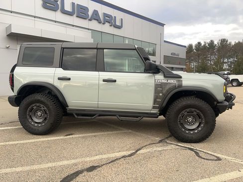 Used 2024 Ford Bronco Everglades image 2